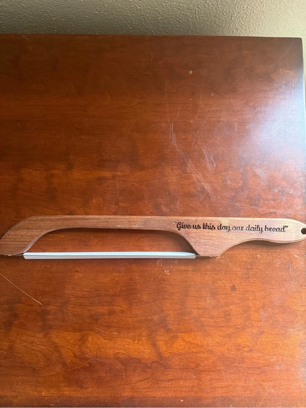 Wooden Serrated Bread Knife - Natural Wood Finish